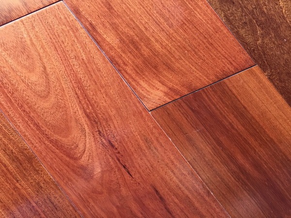 Santos Mahogany · Natural